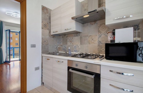 Municipio 3 Apartment | Apartment 'Oltremare' with Sea View, Wi-Fi and Air Conditioning