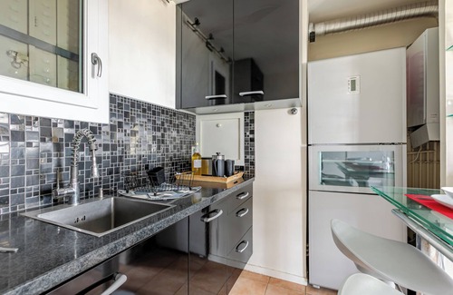 Noisy-le-Grand Apartment | Apartment overlooking the Eiffel Tower between Paris and Disneyland