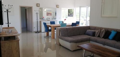 Vrboska Apartment | Apartment Penthouse by the sea
