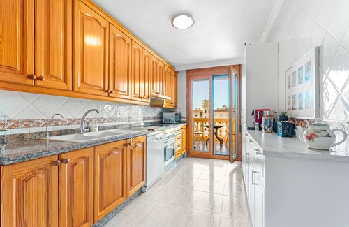 Guardamar del Segura Apartment | Apartment 'Penthouse, Sea View Guardamar' with Sea View, Wi-Fi and Air Conditioning