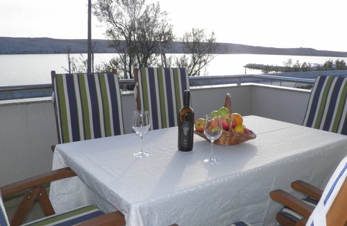 Dinjiska Apartment | Apartment Perla 7-island Pag seafront