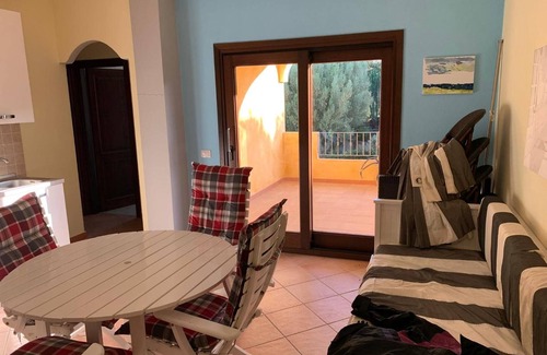 Monte Petrosu House | Apartment 'Prestige Exclusive' with Shared Pool, Wi-Fi and Air Conditioning