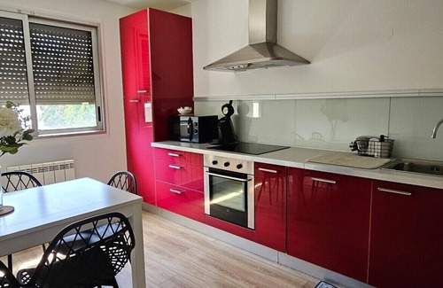 Bourroches Apartment | Apartment-Private Bathroom