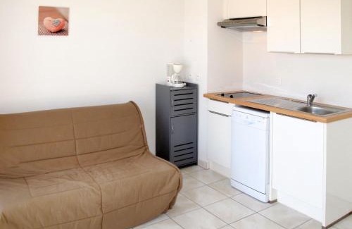 Biscarrosse Plage Apartment | Apartment Résidence Belle Dune-3 by Interhome