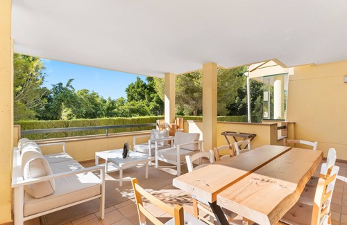 Orihuela Costa Apartment | Apartment 'Ra Sol' with Shared Pool, Wi-Fi and Air Conditioning