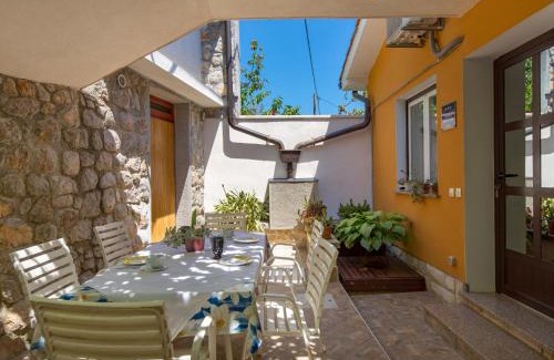 Donji Kraj Apartment | Apartment Sandalj-2 by Interhome