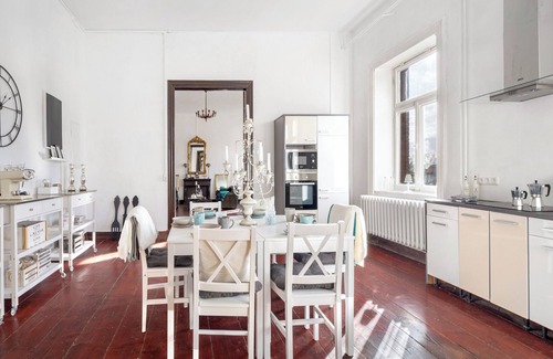 Vellahn Apartment | Apartment 'Schloss Melkof' with Private Garden and Wi-Fi