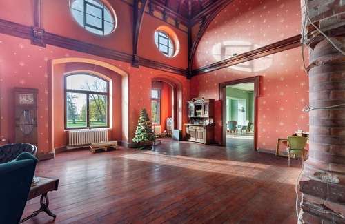 Vellahn Apartment | Apartment 'Schloss Melkof' with Private Garden and Wi-Fi