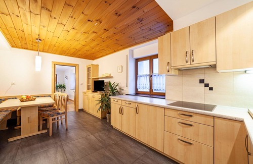 Laces Apartment | Apartment "Schnalserhof Gravensteiner" with Mountain View, Shared Terrace & Wi-Fi