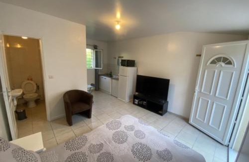 Goussainville Apartment | Apartment Sleeps 2 with On-Site Parking