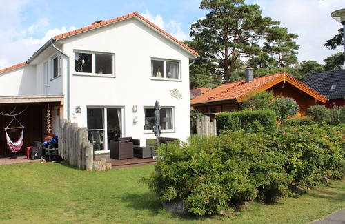 Fuhlendorf House | Apartment "Sonnenterrasse" – Ground Floor Family Retreat