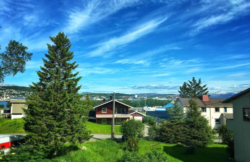 Tromsdalen Apartment | Apartment-Standard-Private Bathroom-Mountain view-Apartment 02
