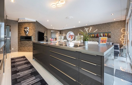 Region Hannover District Apartment | Apartment 'Studio Comfort' with direct Lake View, Balcony and Wi-Fi