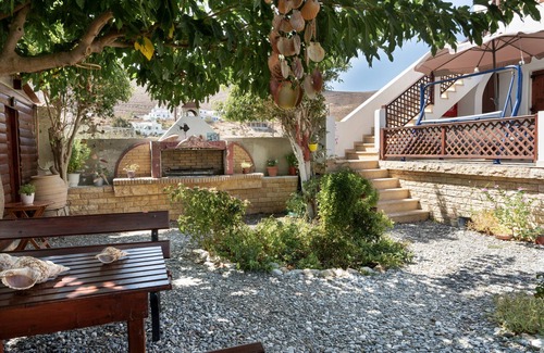 Astypalaia Apartment | Apartment 'Studios Asterias 4' with Shared Terrace, Wi-Fi and Air Conditioning