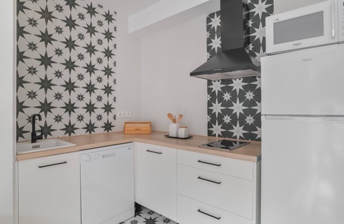 Brena y Marismas de Barbate Natural Park Apartment | Apartment 'Suite 2 In Natural Park' with Shared Pool, Wi-Fi and Air Conditioning
