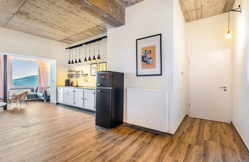 Obersalwey Apartment | Apartment 'Suiten Im Alten Berghotel Antonia' with Mountain View, Shared Terrace and Wi-Fi