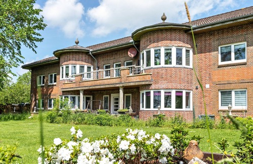 Neugalmsbull Apartment | Apartment 'Sylt' with Private Terrace, Shared Garden and Wi-Fi