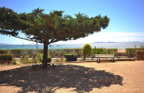 La Londe-les-Maures Apartment | APARTMENT T3 * 6 pers. 10m from the BEACH with SEA VIEW & HEATED POOL (1)