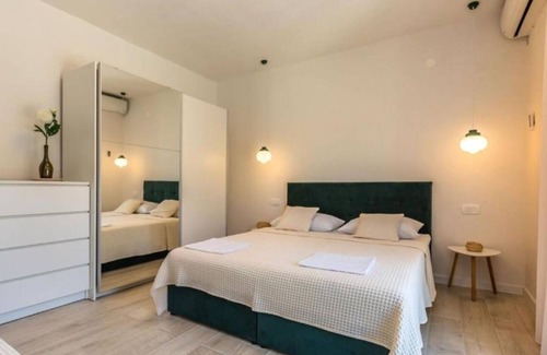 Istok Apartment | Apartment Tattoo - modern & free parking: SA2(3) - Makarska, Riviera Makarska, Croatia