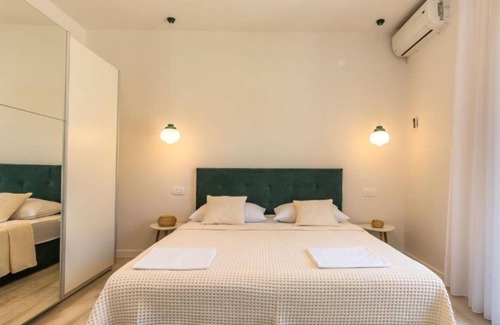 Istok Apartment | Apartment Tattoo - modern & free parking: SA2(3) - Makarska, Riviera Makarska, Croatia