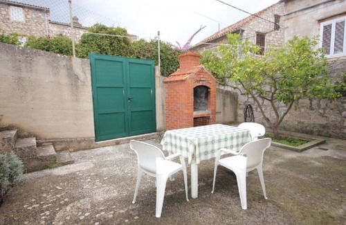 Cove Rogacic Apartment | Apartment Tenara (10208-A1) - Vis - island Vis