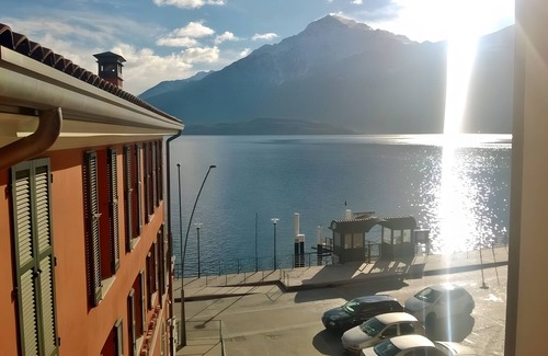 Consiglio di Rumo Apartment | Apartment 'Very Elegant Historic F2' with Lake View, Wi-Fi and Air Conditioning