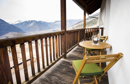 Sluderno Apartment | Apartment 'Vernalhof Apt Sunnaseit' with Mountain View, Shared Terrace and Wi-Fi