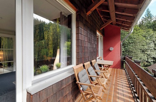 Freudenstadt Apartment | Apartment 'Villa Eichwald' with Shared Garden, Balcony and Wi-Fi