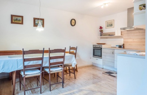Longostagno Apartment | Apartment "Vorderschöneck 2" with Mountain View, Shared Garden & Wi-Fi