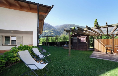 Castelbello-Ciardes Apartment | Apartment "Waalhof Ferienwohnung Gala" with Mountain View, Shared Garden & Wi-Fi
