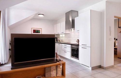 Berg/Monte Apartment | Apartment "Weingut Lahn zu Eppan Gandkofl" with Mountain View, Balcony & Wi-Fi
