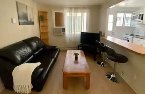 Latin Quarter Apartment | Apartment well located in Latin Quarter/balcony