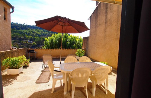 Esparron-de-Verdon Apartment | APARTMENT WITH TERRACE BY LAKE D'ESPARRON DE VERDON