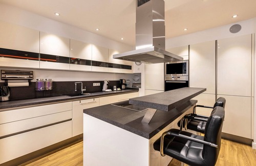 Golzheim Apartment | Apartment 'Wie Zuhause 2' with Private Terrace, Balcony and Wi-Fi