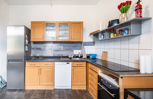 Osmarsleben Apartment | Apartment 'Wipperblick' with Private Garden and Wi-Fi