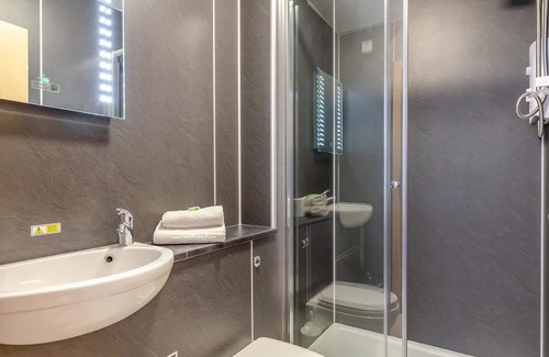 Hele Condo | Apartment With Access to Pool, Spa & Soft Play