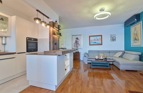 Trogir Apartment | Apartment With Breathtaking sea View