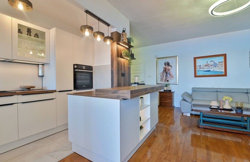 Trogir Apartment | Apartment With Breathtaking sea View