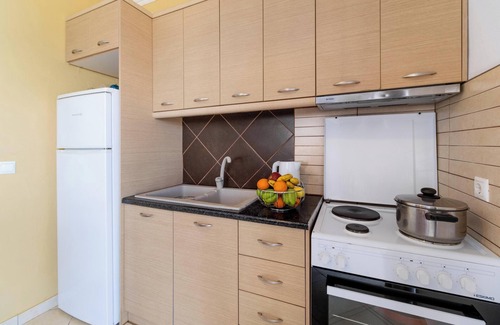 Tsoukaladhes Apartment | 'Apartment with Sea View B' with Pool, Garden, Terrace & Wi-Fi