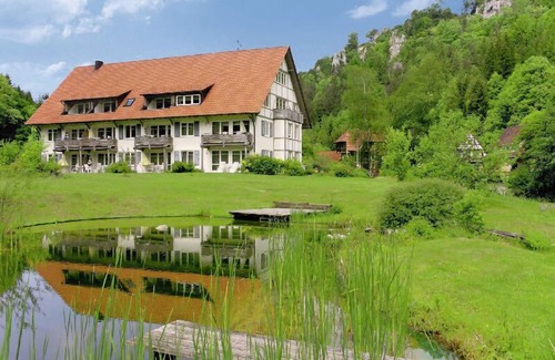 Muensingen Apartment | Apartment Wolfstal mit 90 qm, 2 Schlafzimmer für maximal 6 Personen