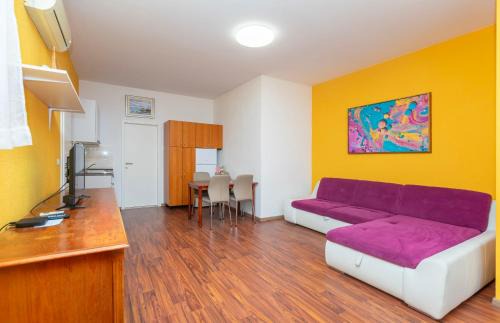 Duce Apartment | Apartments Amulic