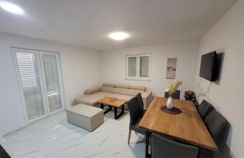 Fiorini Apartment | Apartments Aversu