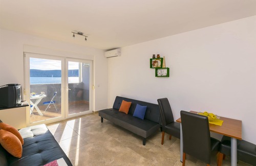 Vlasici Apartment | Apartments Beachfront Ante (28991-A3) - Vlasici - island Pag