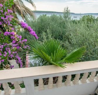 Rab Apartment | Apartments by the sea Barbat, Rab - 14884