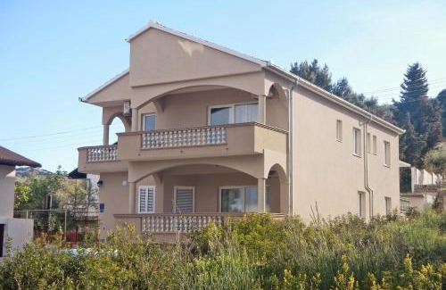 Tkon Apartment | Apartments by the sea Tkon, Pasman - 8454