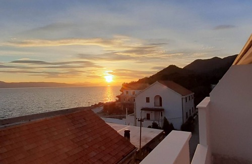 Kozarica Apartment | Apartments Cumbelic - One Bedroom Apartment with Balcony and Sea View A2