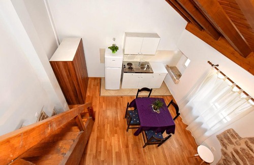 Grad Apartment | Apartments Loriana