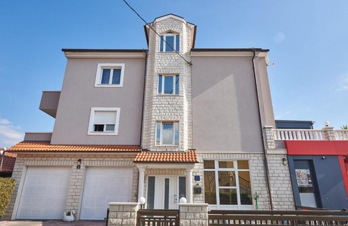 Kastel Novi Apartment | Apartments Lovric with sea view