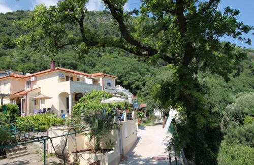 Podostrog Apartment | Apartments Mendule