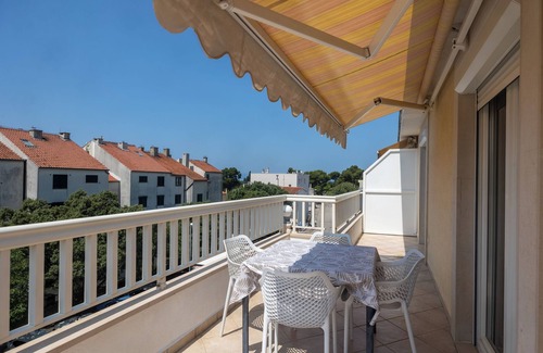 Istok Apartment | Apartments Pero (36191-A2) - Makarska